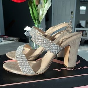 NWOT Stunning Nina heels with gorgeous sparkle, ankle strap, and comfy heel